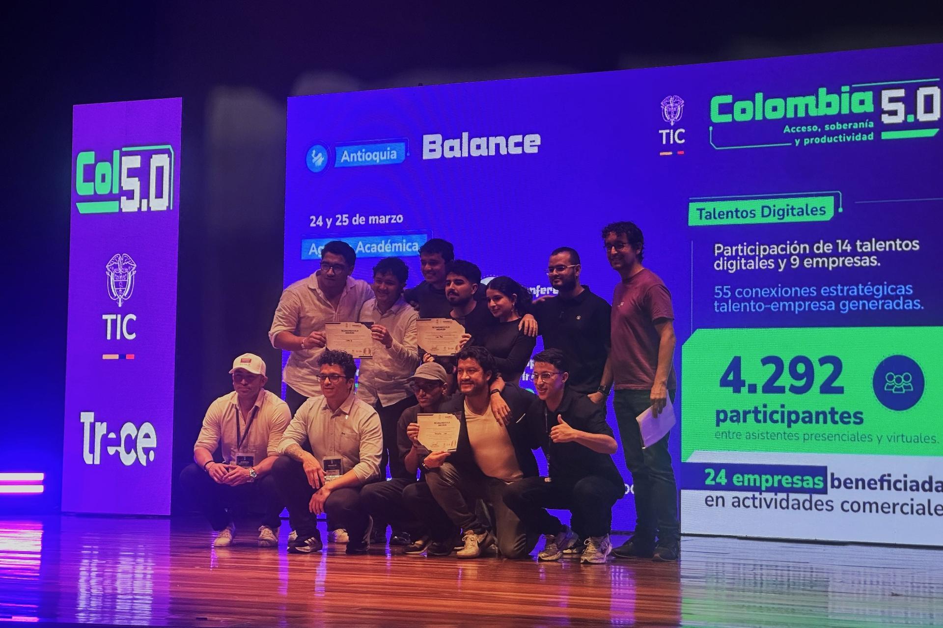 Estudiantes de ingeniería de ciencia de datos y sistemas ocupan tercer puesto