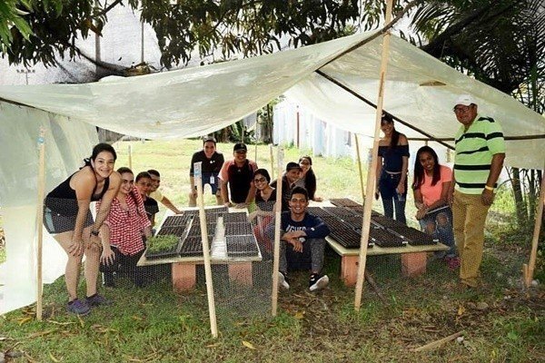 Comunidad, estudiantes y docentes trabajan unidos para sacar adelante el proyecto.