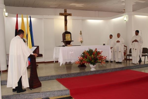 El Rector Jorge Alonso Bedoya Vásquez hizo su profesión de fe el 14 de junio de 2018.