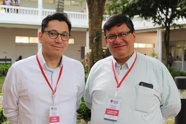 Mg. Edwin León Moros y Mg. Álvaro Enrique Rodríguez Páez, pares académicos del programa de Ingeniería Civil.