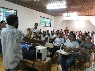 el Centro Social Marie Poussepin capacita y forma a la comunidad en distintas áreas del saber y desde CPCC fortalecen el área de ciudadanía como eje transversal. 
