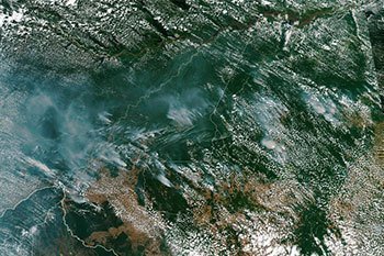 La fotografía satelital tomada por el Observatorio Terrestre de la NASA reflejan la situación en los estados de Rondonia, Amazonas, Pará y Mato 