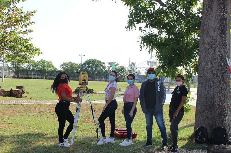 Estudiantes de Pregrado es practicas presenciales