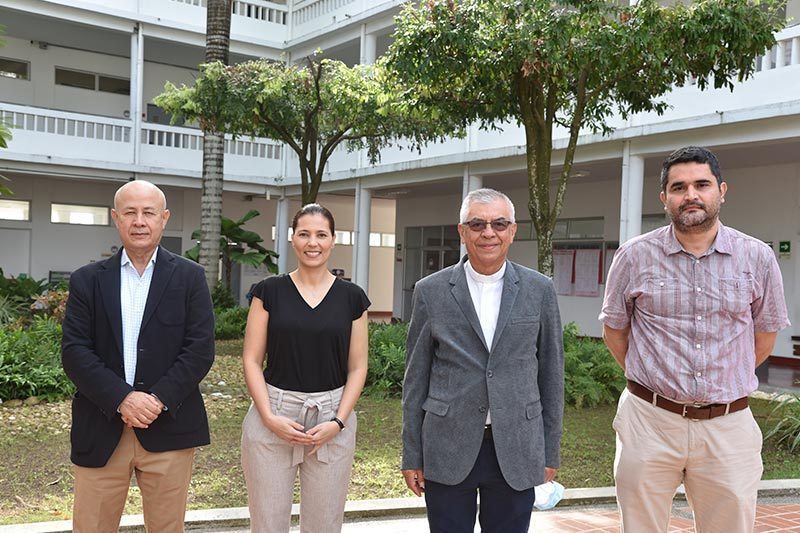 Ana Cecilia Escudero Atehortua, vicerrectora de investigaciones y  Carmen Elena Pérez Cervera docente de Ingeniería Agroindustrial.