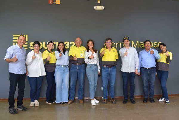 El rector de UPB Montería, Juan Camilo Restrepo Tamayo, visitó la compañía Cerro Matoso