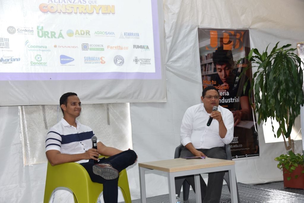 Carpa Académica de la Universidad Pontificia Bolivariana en la Feria de la Ganadería