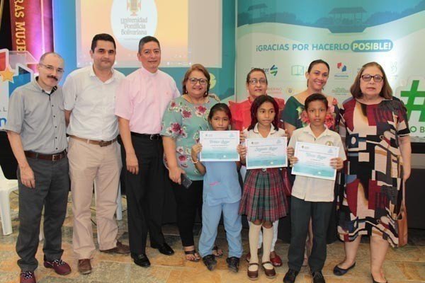 Directivas de la UPB, escritores y docentes, exaltaron el concurso y las historias que participaron.