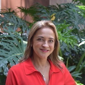 Olga Elena Correa Henao, docente en especialización procesos textiles alto valor