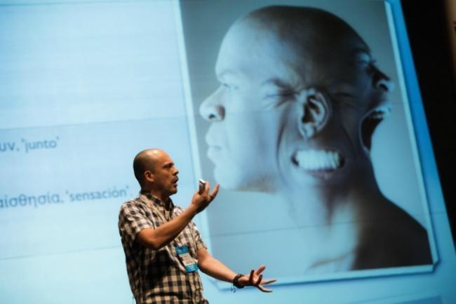 Ómar Muñoz también es un conferencista reconocido.