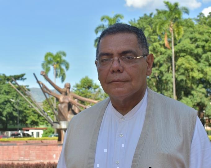 las universidades, en especial las pontificias, son el puente que une fe y ciencia, razón y corazón. 