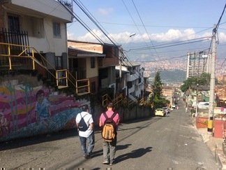 Fotografía del barrio Loreto en la comuna 9 de Medellín 