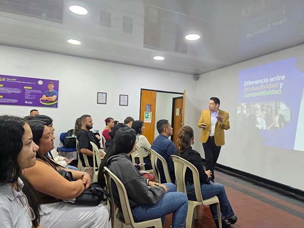 Conferencia “Competir o desaparecer en el 2026: las reglas del mercado cambiaron” , liderada por Jeridhalfer Amariles Llamoza (Consultor Master, Supermentor MinTIC y CEO)