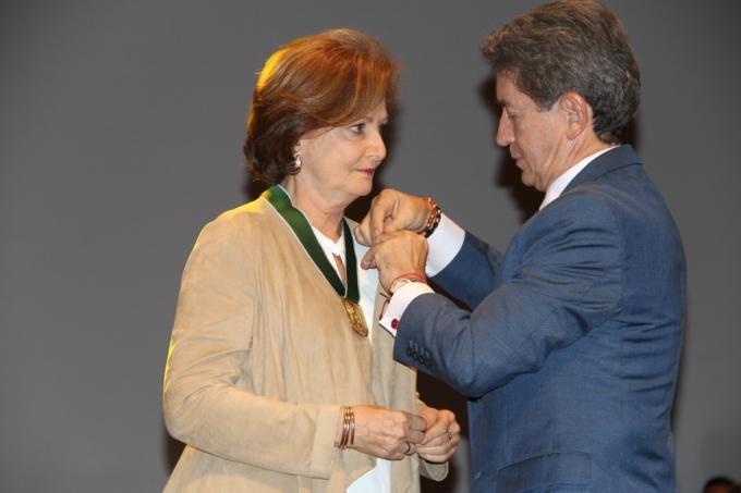 Maragrita Enid Ramírez y Pilar Velilla, dos mujeres de la Universidad Pontificia Bolivariana premiadas con en el galardón Antioqueña de Oro 2017.