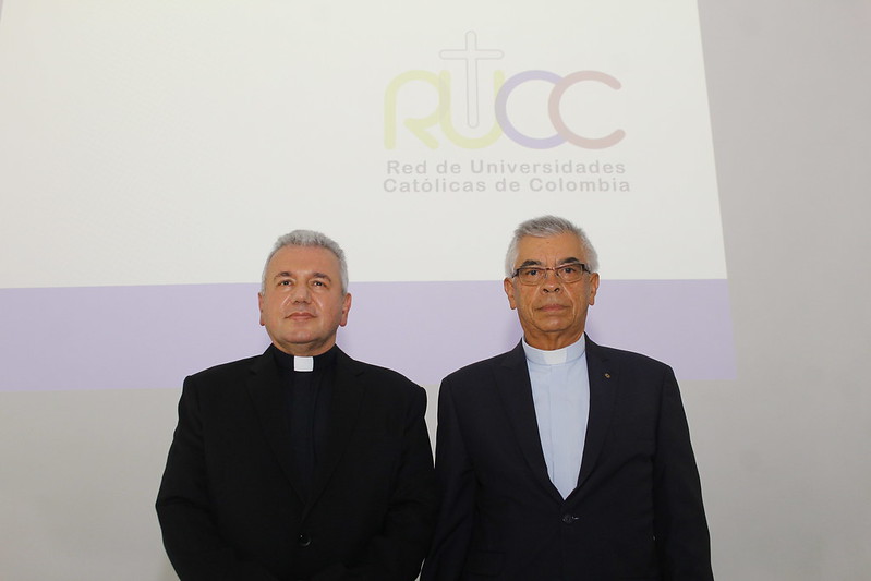 Derecha a izquierda: rector general Universidad San Buenaventura, Fray Ernesto Londoño y rector general de la UPB, Julio Jairo Ceballos Sepúlveda.