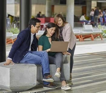 Estudiantes reunidos
