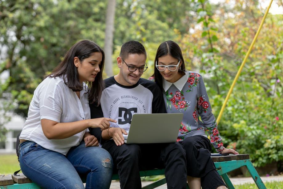 Prácticas y pasantías en el exterior UPB