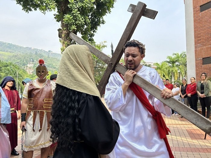 Foto Tipo IN3 Viacrucis 2024