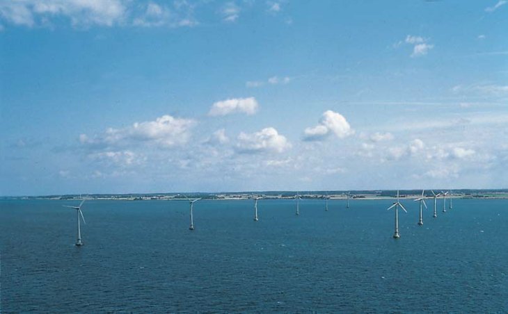 Turbinas eólicas sobre el mar