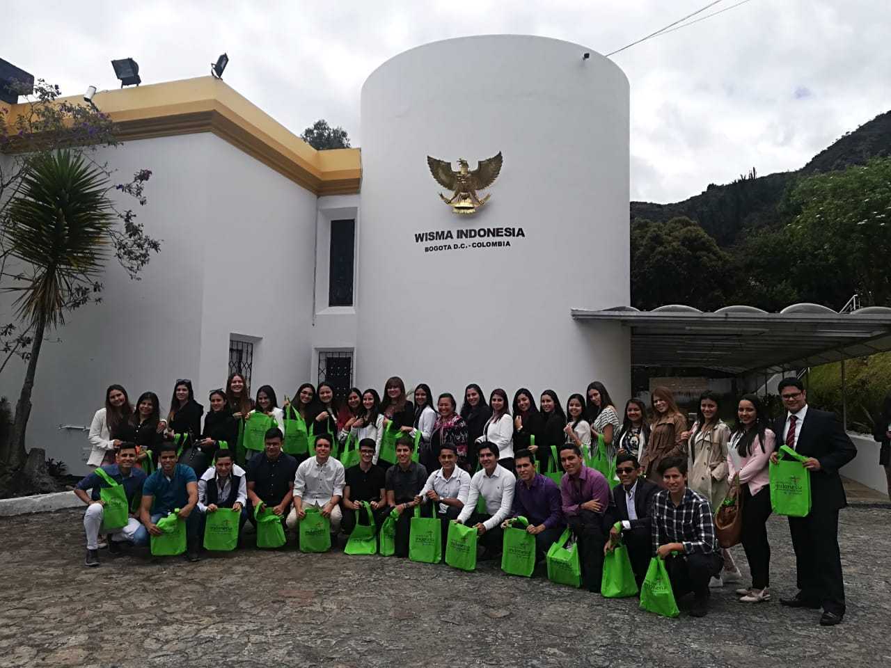 Misión embajadas UPB