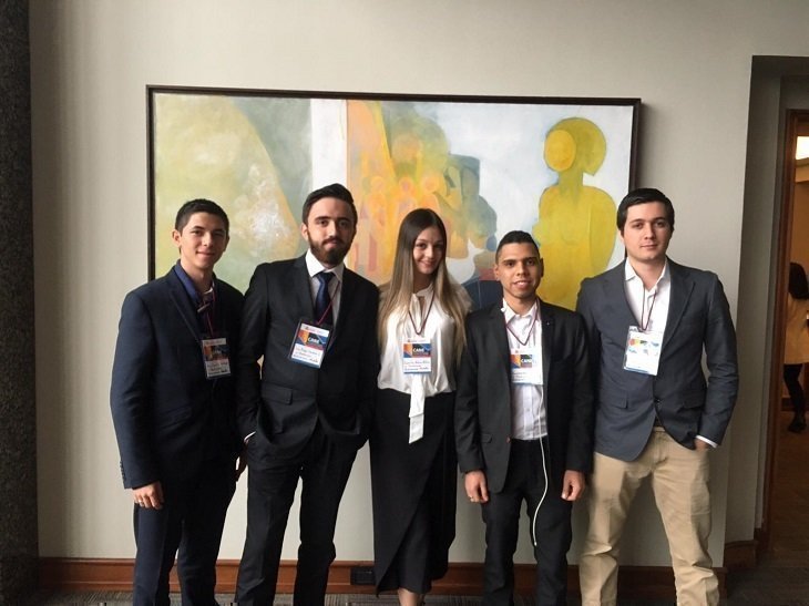 Más de 25 años de trayectoria