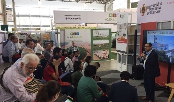 Participas en espacios académicos