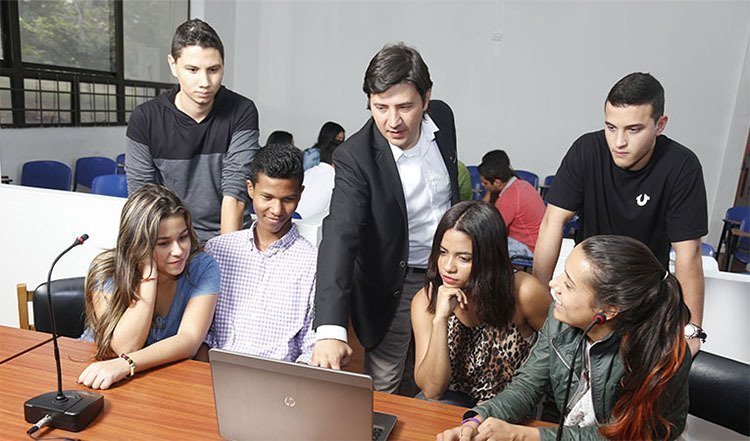 Estudiantes de la Universidad comparten sus razones para estudiar Derecho en la UPB