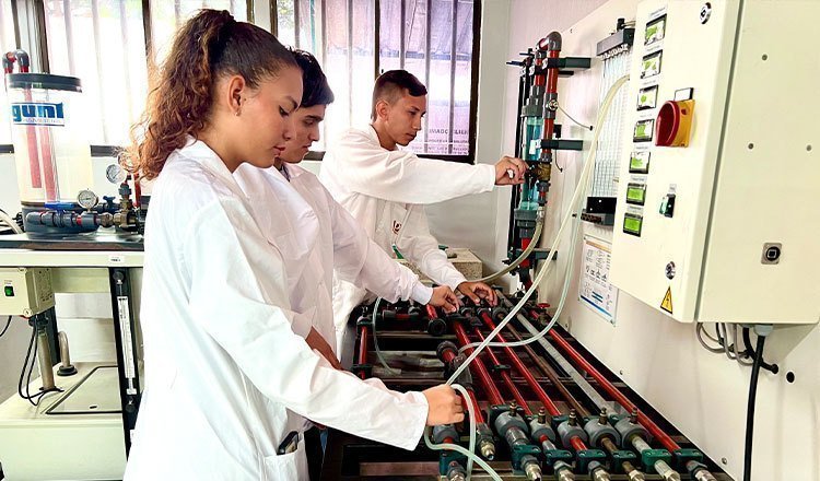 Mejora y control del flujo de fluidos en entornos reales